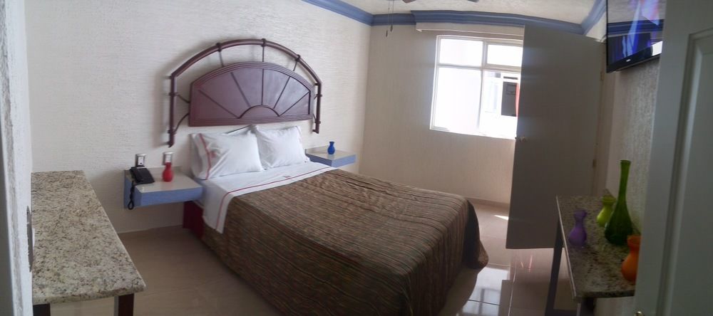 Hotel La Paz Гвадалахара Екстер'єр фото