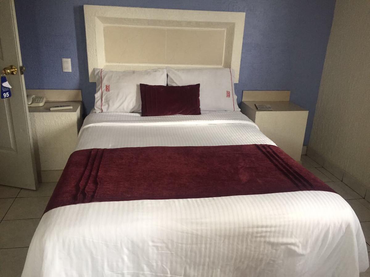 Hotel La Paz Гвадалахара Екстер'єр фото